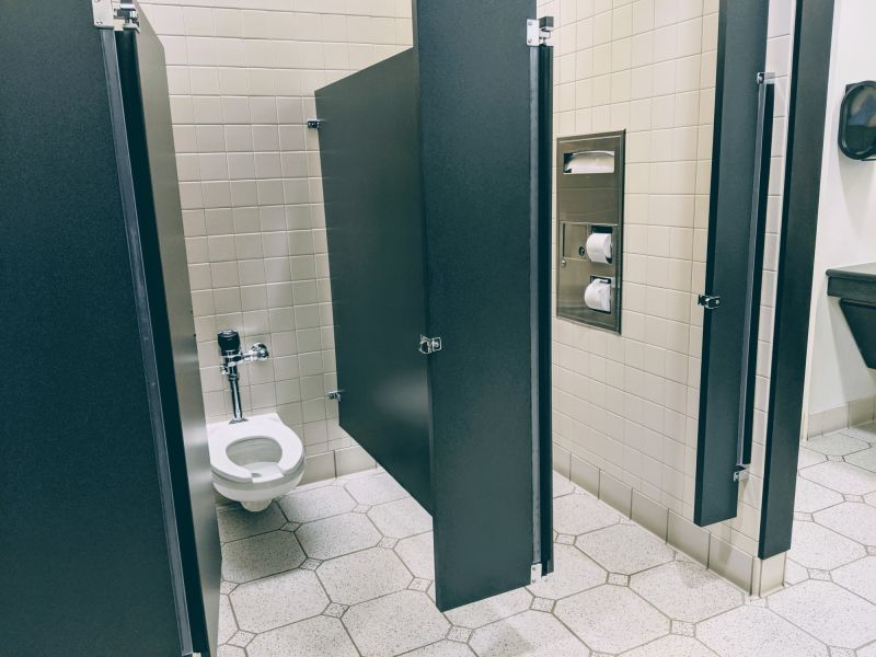 Commode Installation detail